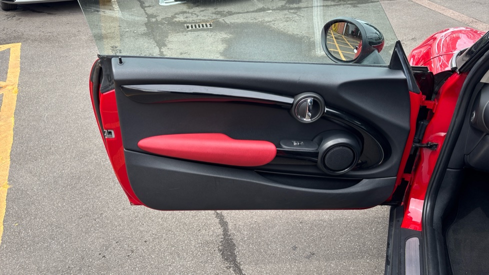 MINI Hatchback 1.5 Cooper 3dr Petrol Hatchback - Image 25