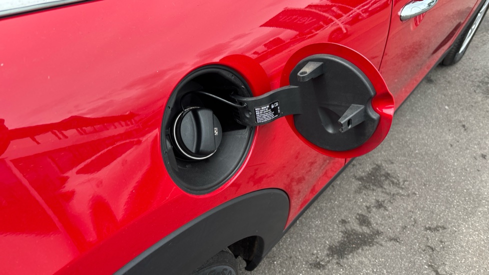 MINI Hatchback 1.5 Cooper 3dr Petrol Hatchback - Image 31