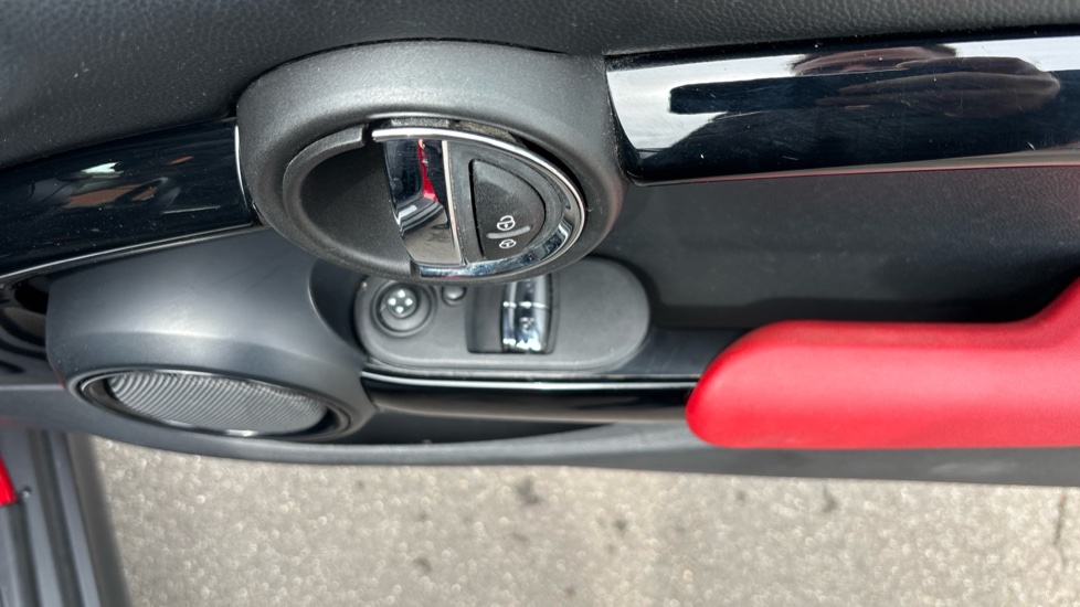 MINI Hatchback 1.5 Cooper 3dr Petrol Hatchback - Image 33