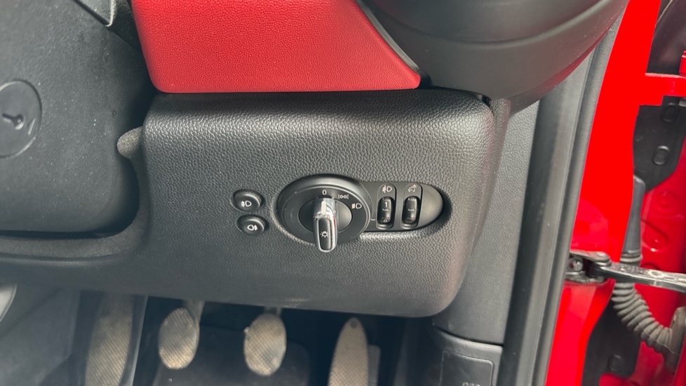 MINI Hatchback 1.5 Cooper 3dr Petrol Hatchback - Image 34