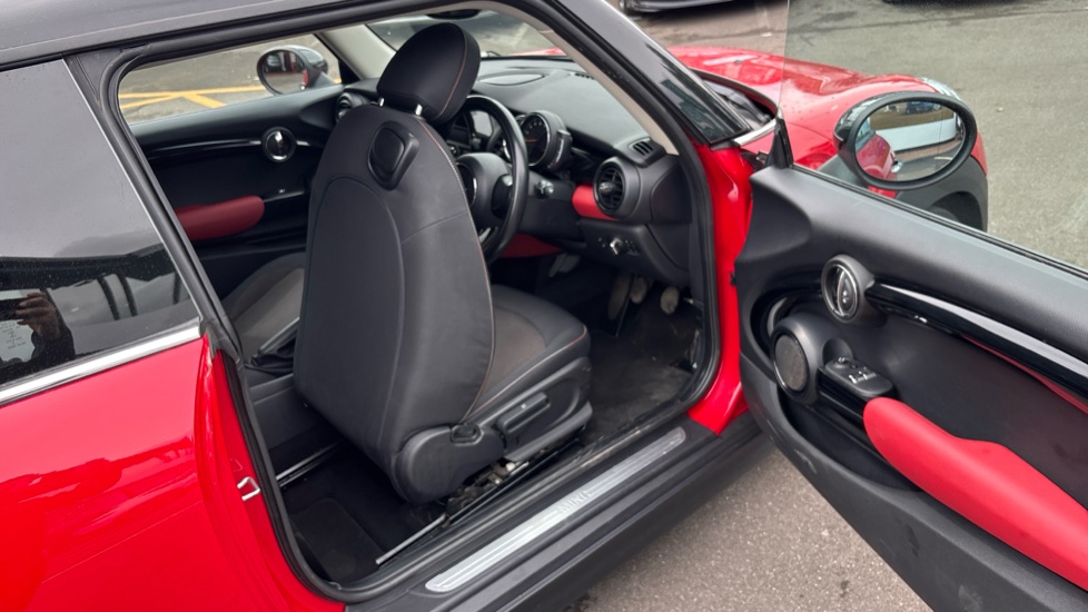 MINI Hatchback 1.5 Cooper 3dr Petrol Hatchback - Image 44