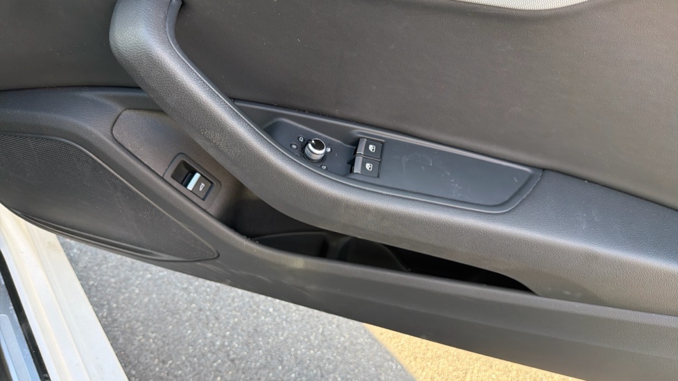 Audi A5 35 TFSI Sport 2dr S Tronic Petrol Coupe - Image 32