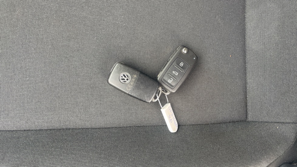 Volkswagen Up 1.0 65PS Up 3dr Petrol Hatchback - Image 20