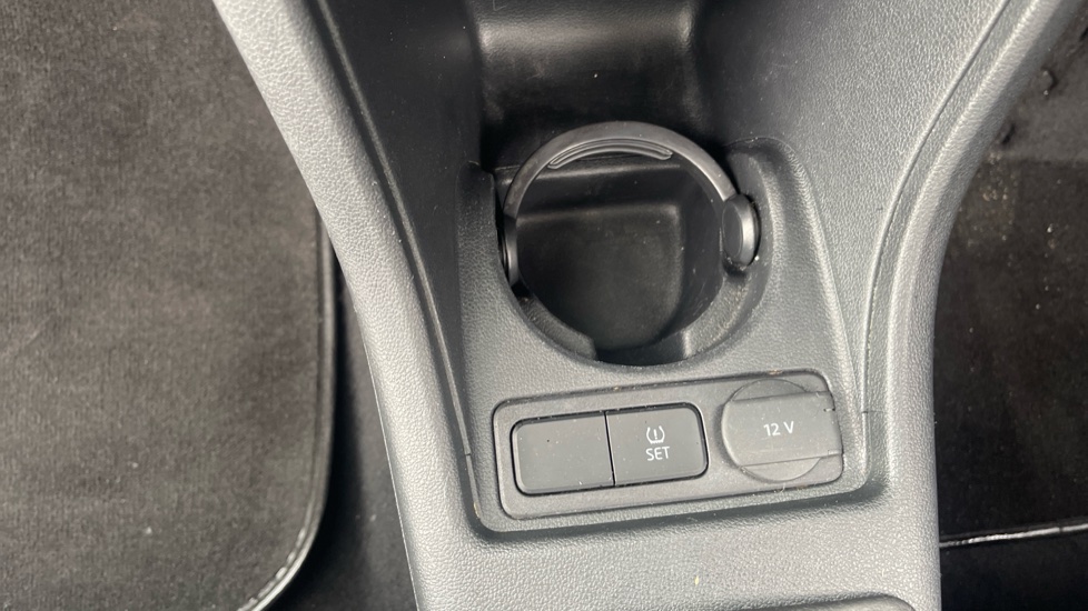 Volkswagen Up 1.0 65PS Up 3dr Petrol Hatchback - Image 32