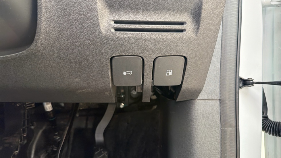 MG ZS 1.5 VTi-TECH Excite 5dr Petrol Hatchback - Image 23