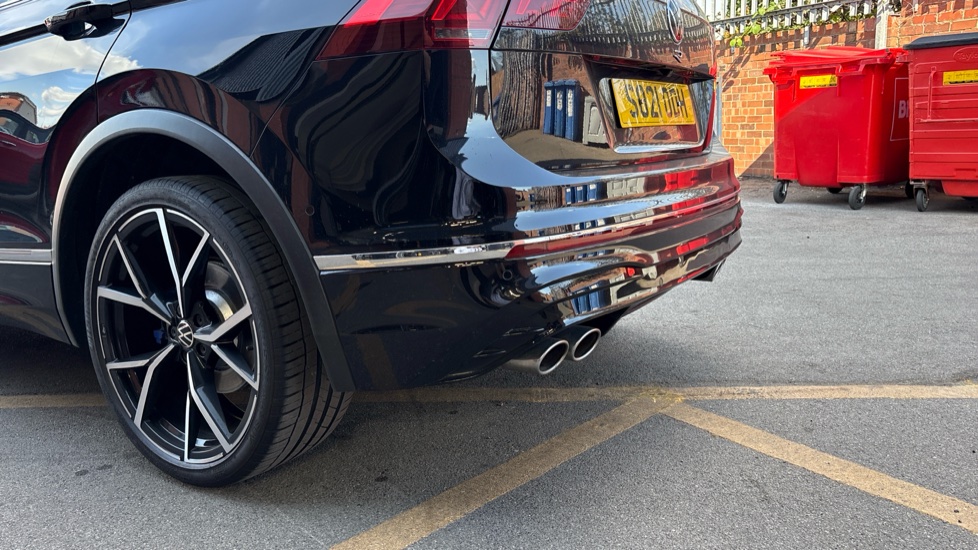 Volkswagen Tiguan 2.0 TSI 320 4Motion R 5dr DSG Petrol Estate - Image 32