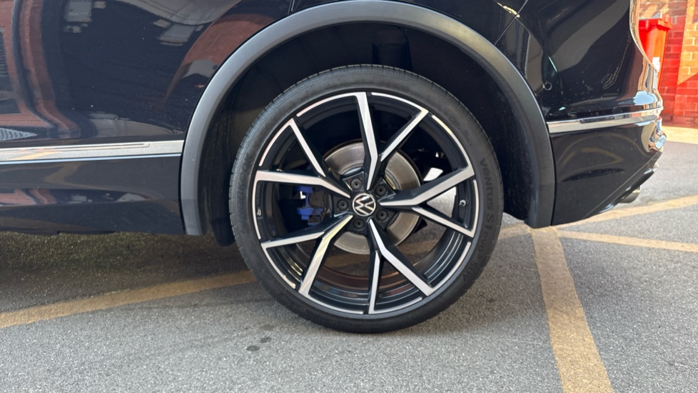 Volkswagen Tiguan 2.0 TSI 320 4Motion R 5dr DSG Petrol Estate - Image 39