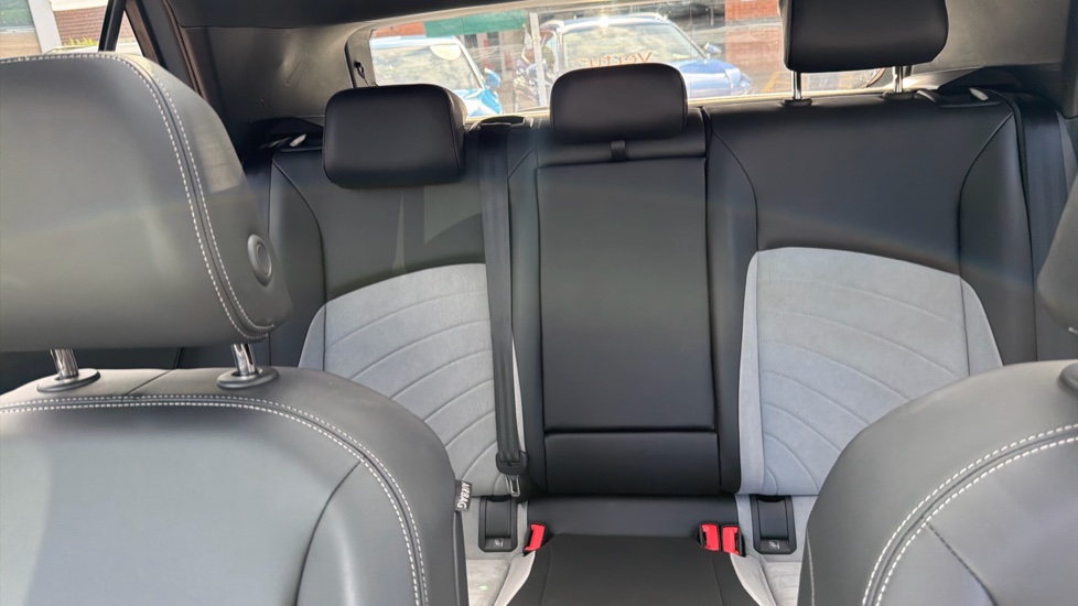 Volkswagen ID.3 150kW Max Pro Performance 58kWh 5dr Auto Electric Hatchback - Image 15