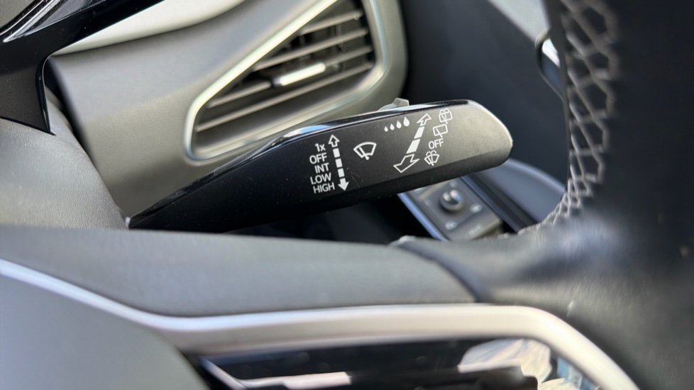 Volkswagen ID.3 150kW Max Pro Performance 58kWh 5dr Auto Electric Hatchback - Image 34