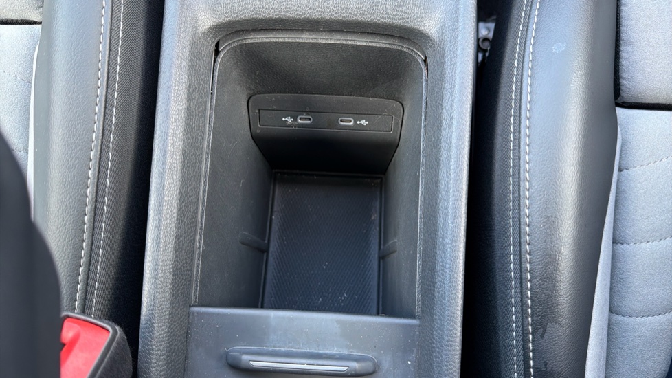 Volkswagen ID.3 150kW Max Pro Performance 58kWh 5dr Auto Electric Hatchback - Image 38