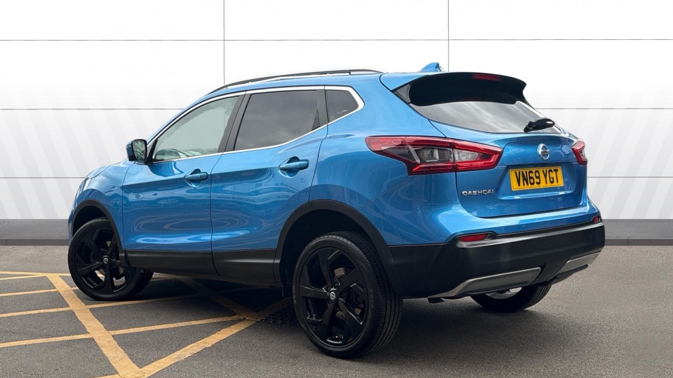 Nissan Qashqai 1.7 dCi Tekna 5dr 4WD Diesel Hatchback - Image 2