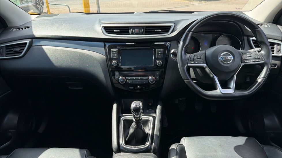Nissan Qashqai 1.7 dCi Tekna 5dr 4WD Diesel Hatchback - Image 10