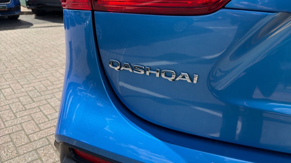 Nissan Qashqai 1.7 dCi Tekna 5dr 4WD Diesel Hatchback - Image 23