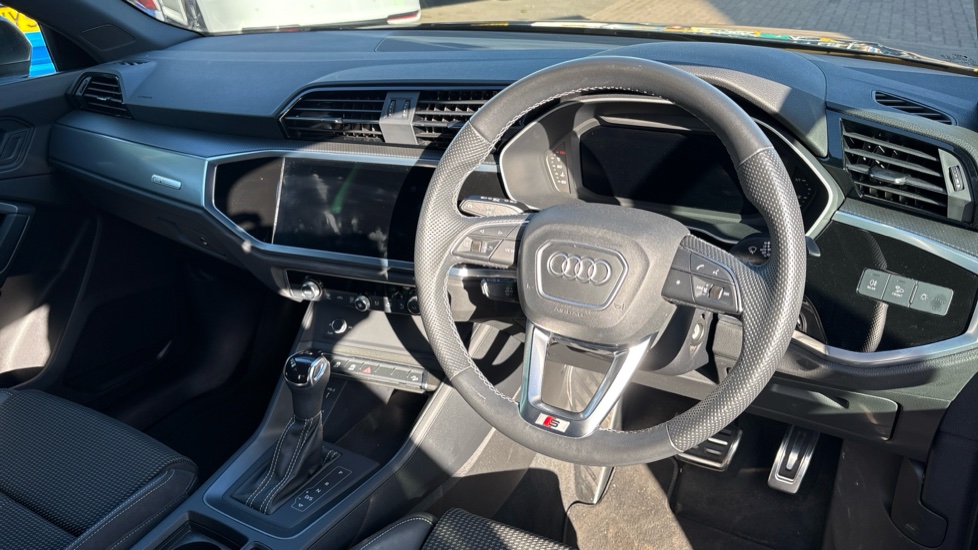 Audi Q3 35 TFSI S Line 5dr S Tronic Petrol Estate - Image 11