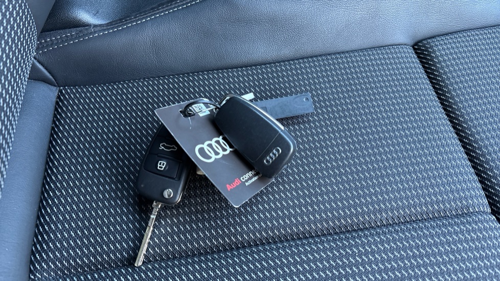 Audi Q3 35 TFSI S Line 5dr S Tronic Petrol Estate - Image 20