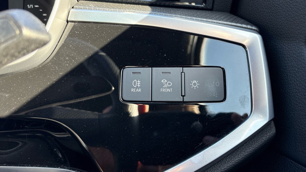 Audi Q3 35 TFSI S Line 5dr S Tronic Petrol Estate - Image 25