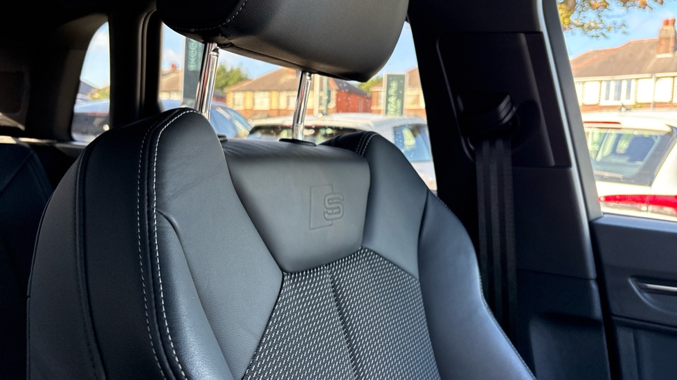 Audi Q3 35 TFSI S Line 5dr S Tronic Petrol Estate - Image 33