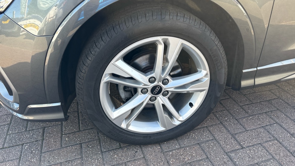 Audi Q3 35 TFSI S Line 5dr S Tronic Petrol Estate - Image 38