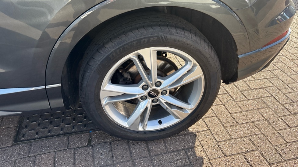 Audi Q3 35 TFSI S Line 5dr S Tronic Petrol Estate - Image 40