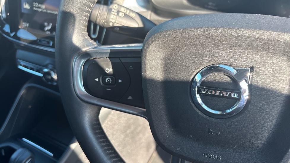 Volvo XC40 1.5 T3 [163] Momentum 5dr Geartronic Petrol Estate - Image 34