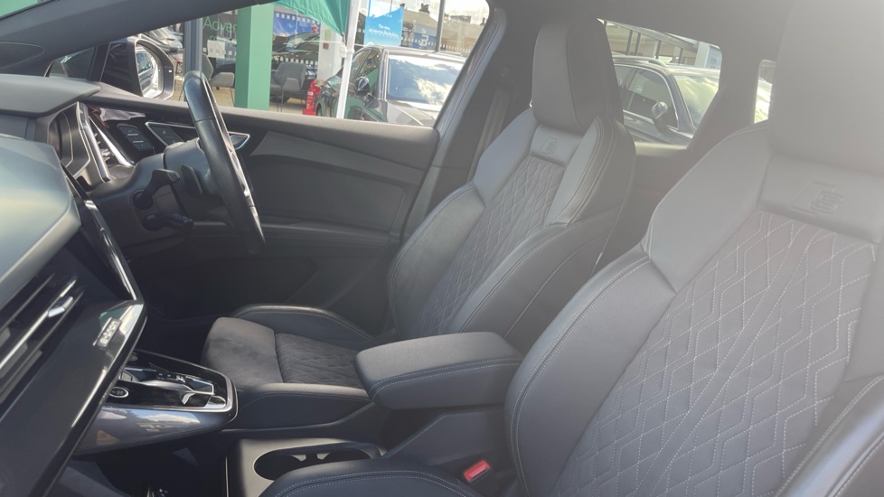 Audi Q4 e-tron 150kW 40 82.77kWh Edition 1 5dr Auto Electric Estate - Image 42