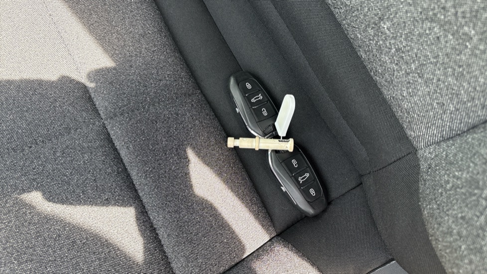 Citroen C4 Cactus 1.2 PureTech Flair 5dr [6 Speed] Petrol Hatchback - Image 20