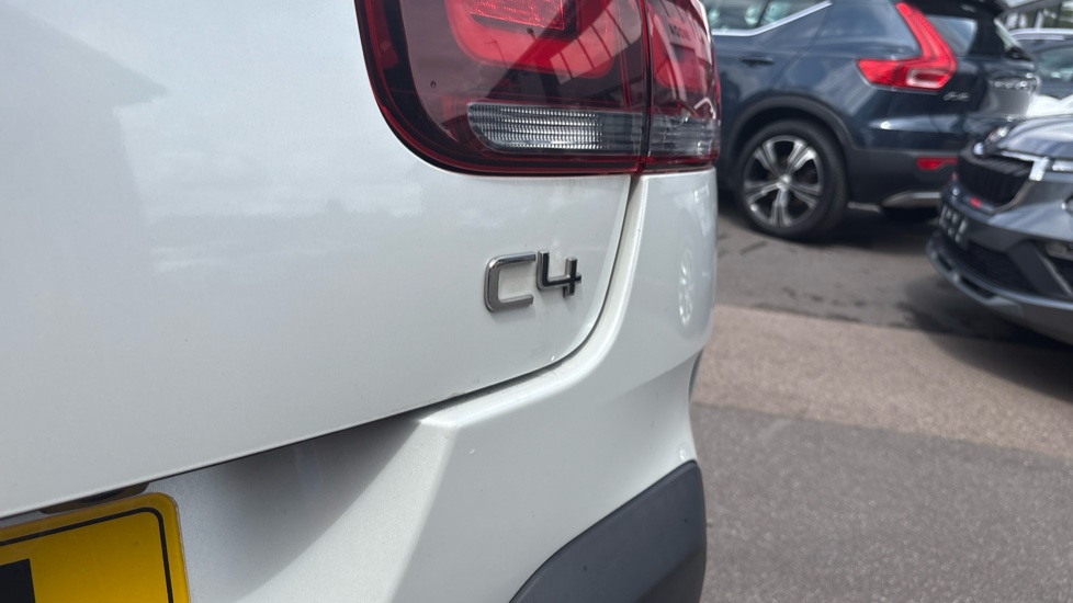 Citroen C4 Cactus 1.2 PureTech Flair 5dr [6 Speed] Petrol Hatchback - Image 46