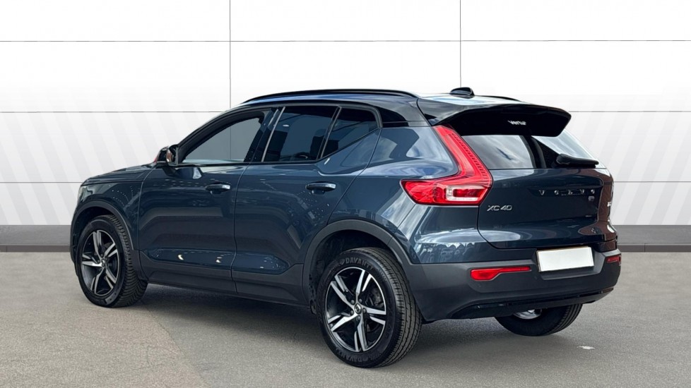 Volvo XC40 1.5 T3 [163] R DESIGN 5dr Geartronic Petrol Estate - Image 2