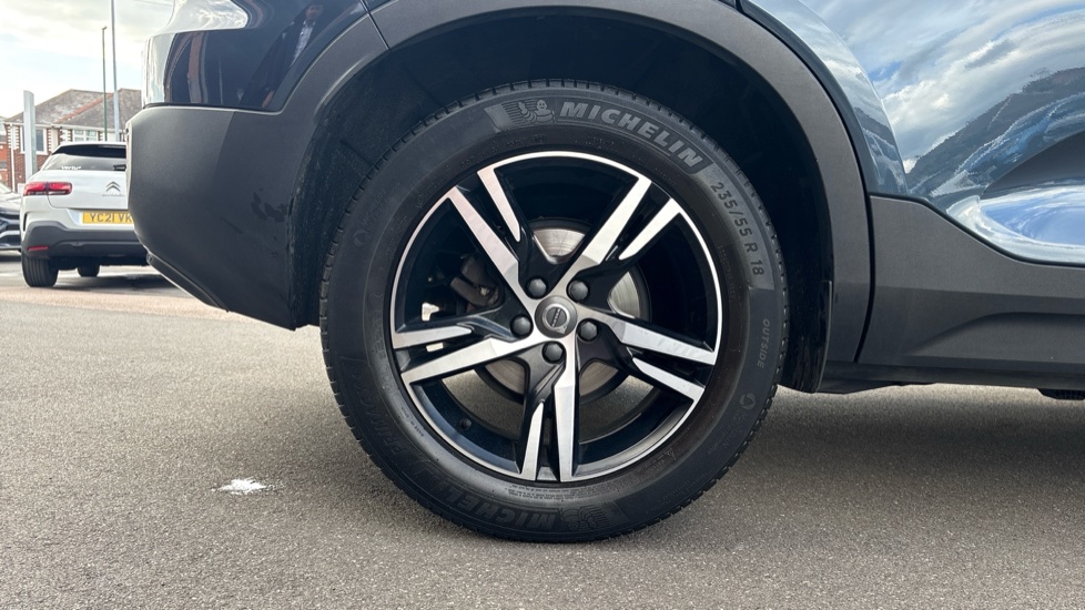 Volvo XC40 1.5 T3 [163] R DESIGN 5dr Geartronic Petrol Estate - Image 7
