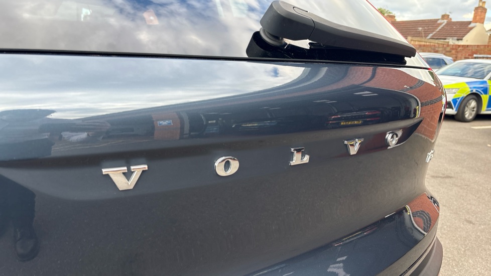 Volvo XC40 1.5 T3 [163] R DESIGN 5dr Geartronic Petrol Estate - Image 39