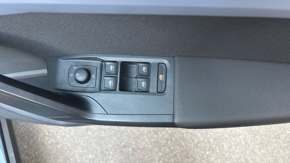 SEAT Arona 1.0 TSI 110 FR 5dr Petrol Hatchback - Image 27