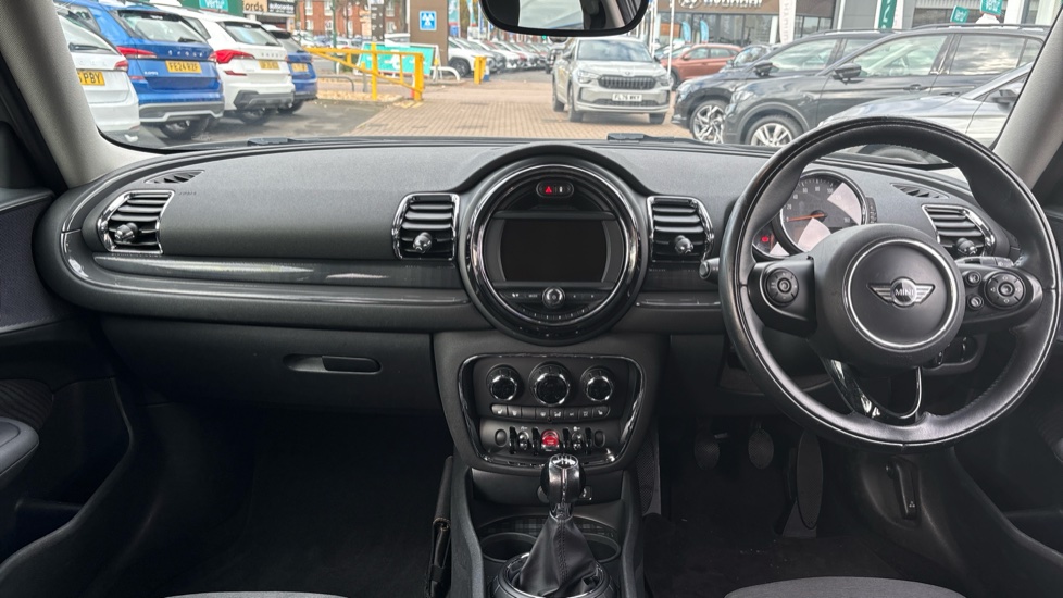 MINI Clubman 1.5 Cooper 6dr Petrol Estate - Image 10