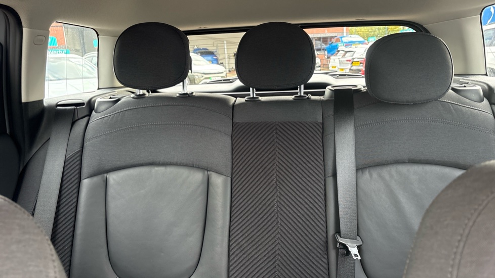 MINI Clubman 1.5 Cooper 6dr Petrol Estate - Image 15