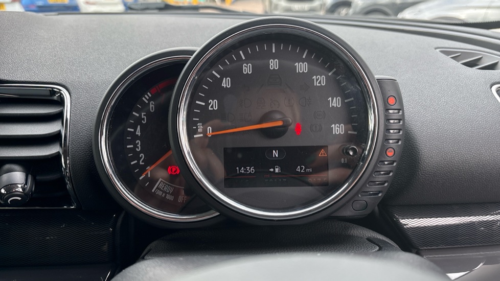MINI Clubman 1.5 Cooper 6dr Petrol Estate - Image 18