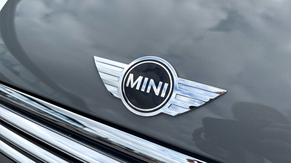 MINI Clubman 1.5 Cooper 6dr Petrol Estate - Image 28