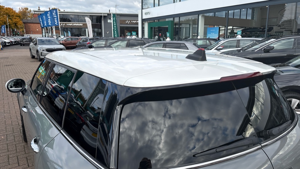 MINI Clubman 1.5 Cooper 6dr Petrol Estate - Image 36