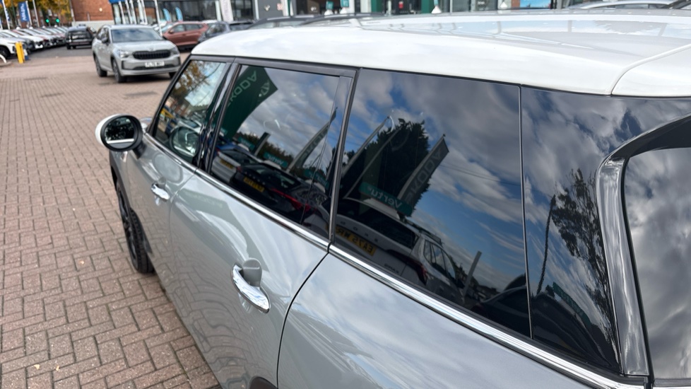MINI Clubman 1.5 Cooper 6dr Petrol Estate - Image 37
