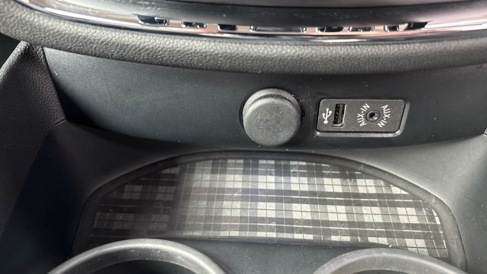 MINI Clubman 1.5 Cooper 6dr Petrol Estate - Image 53