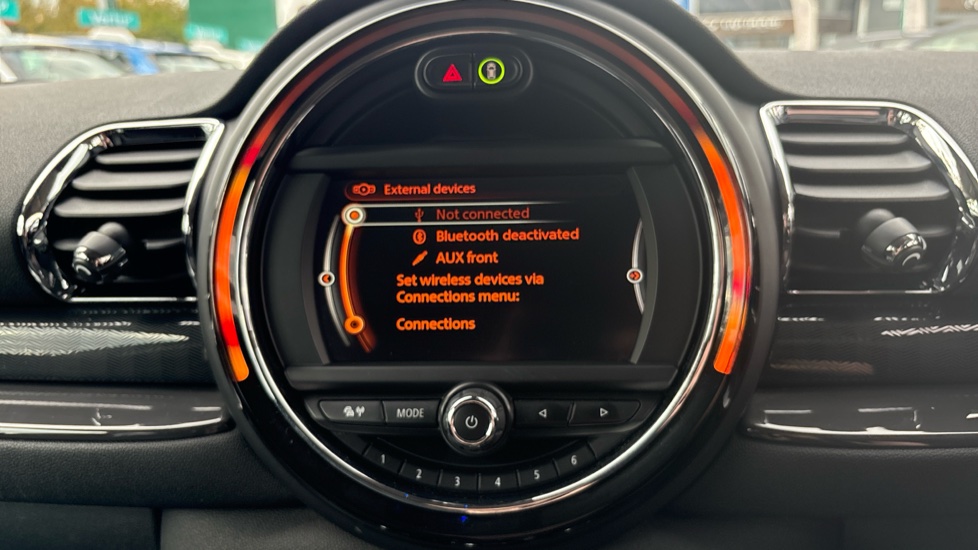 MINI Clubman 1.5 Cooper 6dr Petrol Estate - Image 58