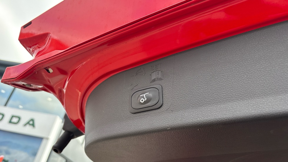 Ford Kuga 1.5 EcoBoost Titanium X Edition 5dr Auto 2WD Petrol Estate - Image 34