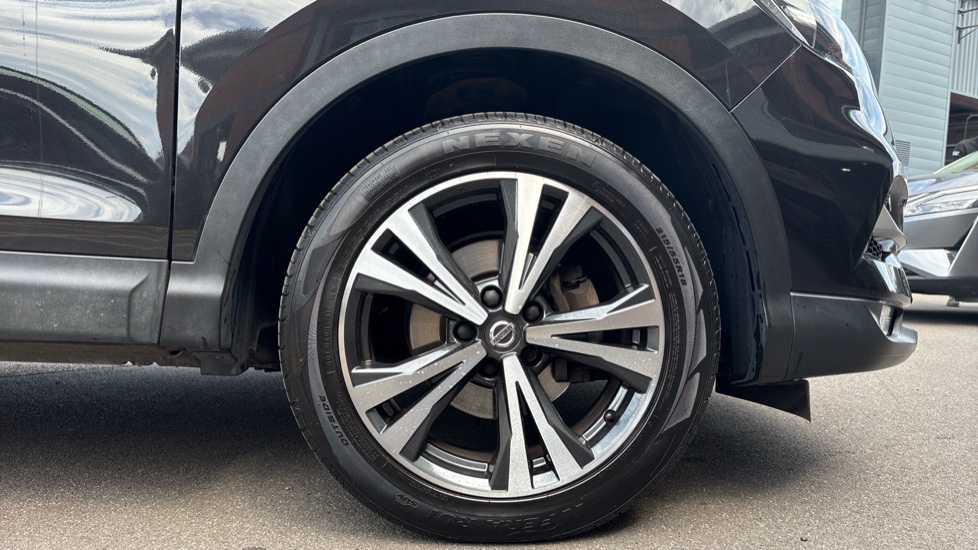 Nissan Qashqai 1.2 DiG-T N-Connecta 5dr Petrol Hatchback - Image 7