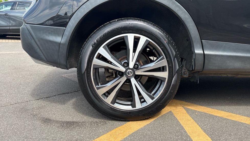 Nissan Qashqai 1.2 DiG-T N-Connecta 5dr Petrol Hatchback - Image 22