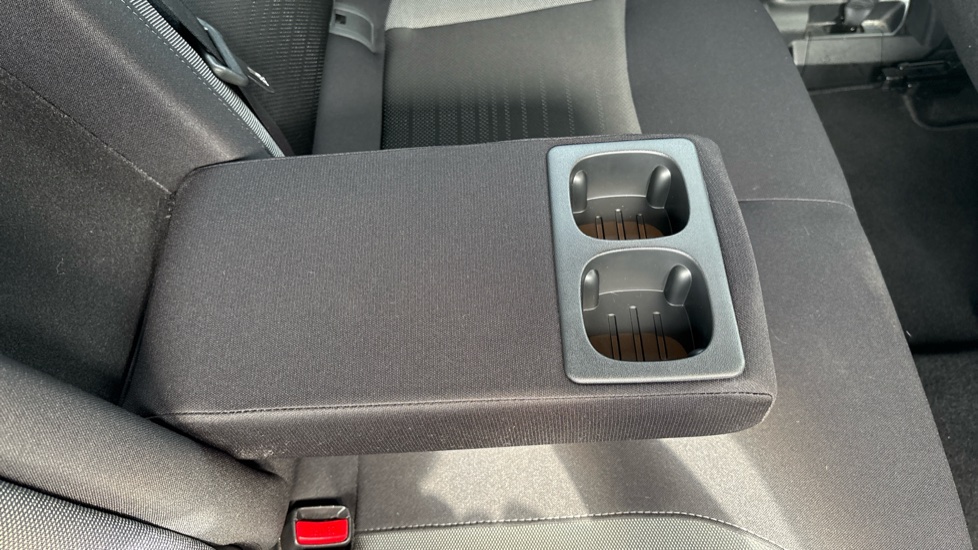 Nissan Qashqai 1.2 DiG-T N-Connecta 5dr Petrol Hatchback - Image 29