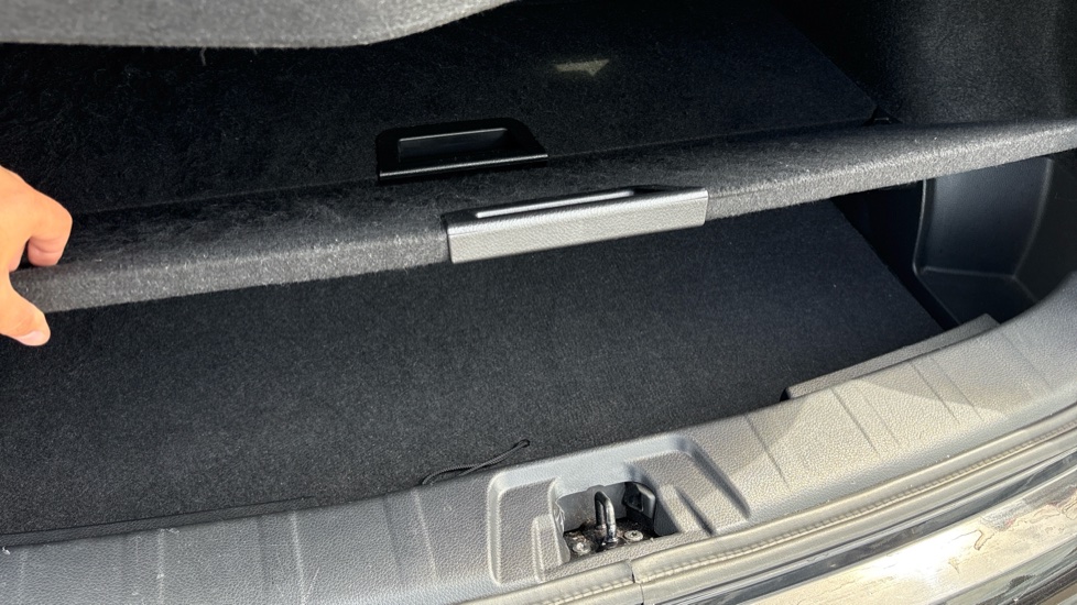 Nissan Qashqai 1.2 DiG-T N-Connecta 5dr Petrol Hatchback - Image 35