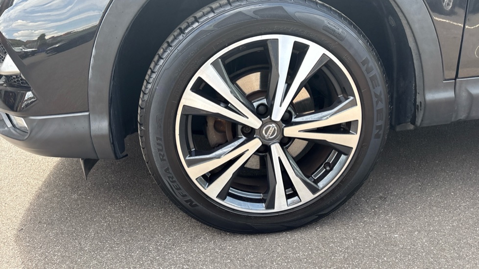 Nissan Qashqai 1.2 DiG-T N-Connecta 5dr Petrol Hatchback - Image 43