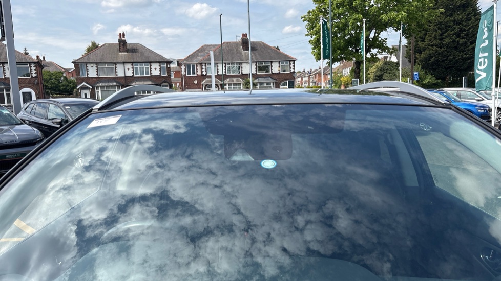 Nissan Qashqai 1.2 DiG-T N-Connecta 5dr Petrol Hatchback - Image 50
