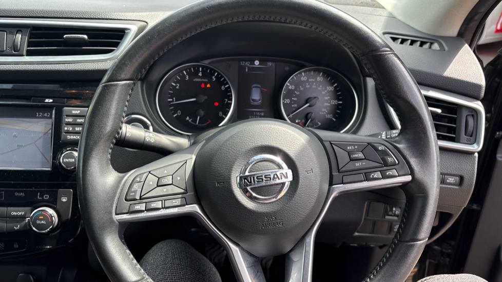 Nissan Qashqai 1.2 DiG-T N-Connecta 5dr Petrol Hatchback - Image 62
