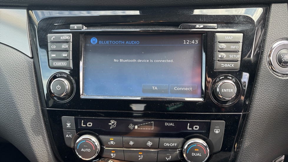 Nissan Qashqai 1.2 DiG-T N-Connecta 5dr Petrol Hatchback - Image 70