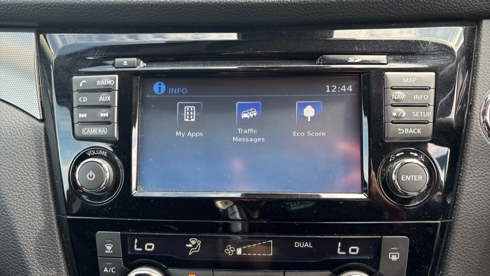 Nissan Qashqai 1.2 DiG-T N-Connecta 5dr Petrol Hatchback - Image 73