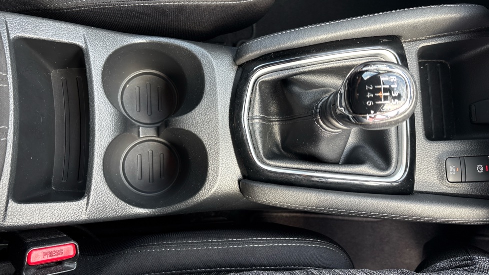Nissan Qashqai 1.2 DiG-T N-Connecta 5dr Petrol Hatchback - Image 77